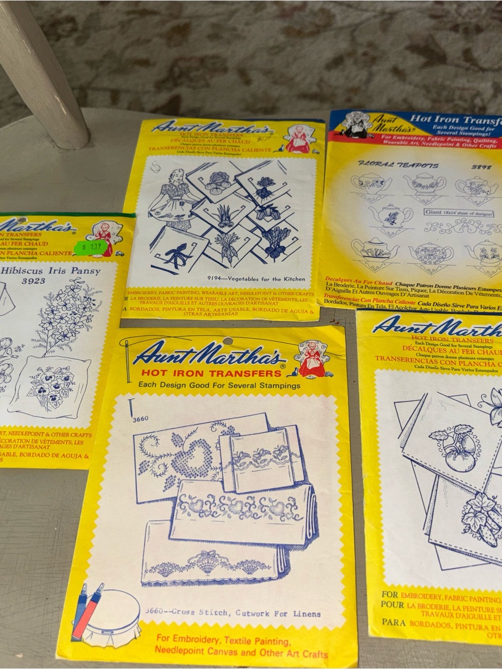 Aunt Martha’s. Vintage Hot Iron Transfers - 5 pc Yellow & White Pack